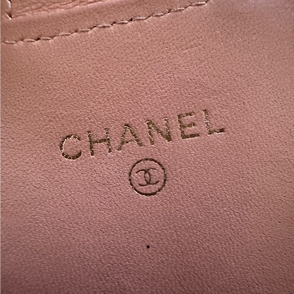 Authentic CHANEL quilted wallet with removable unbranded chain crossbody - Picture 4 of 13